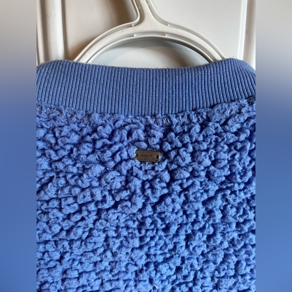 Blue Sherpa Pullover - Picture 8 of 9